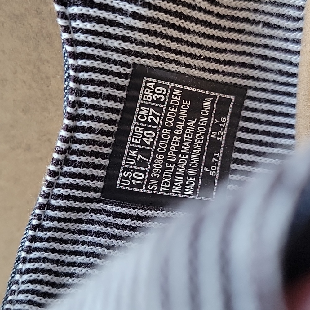 Skechers Memory Foam Sandals, Size 10. - image 5